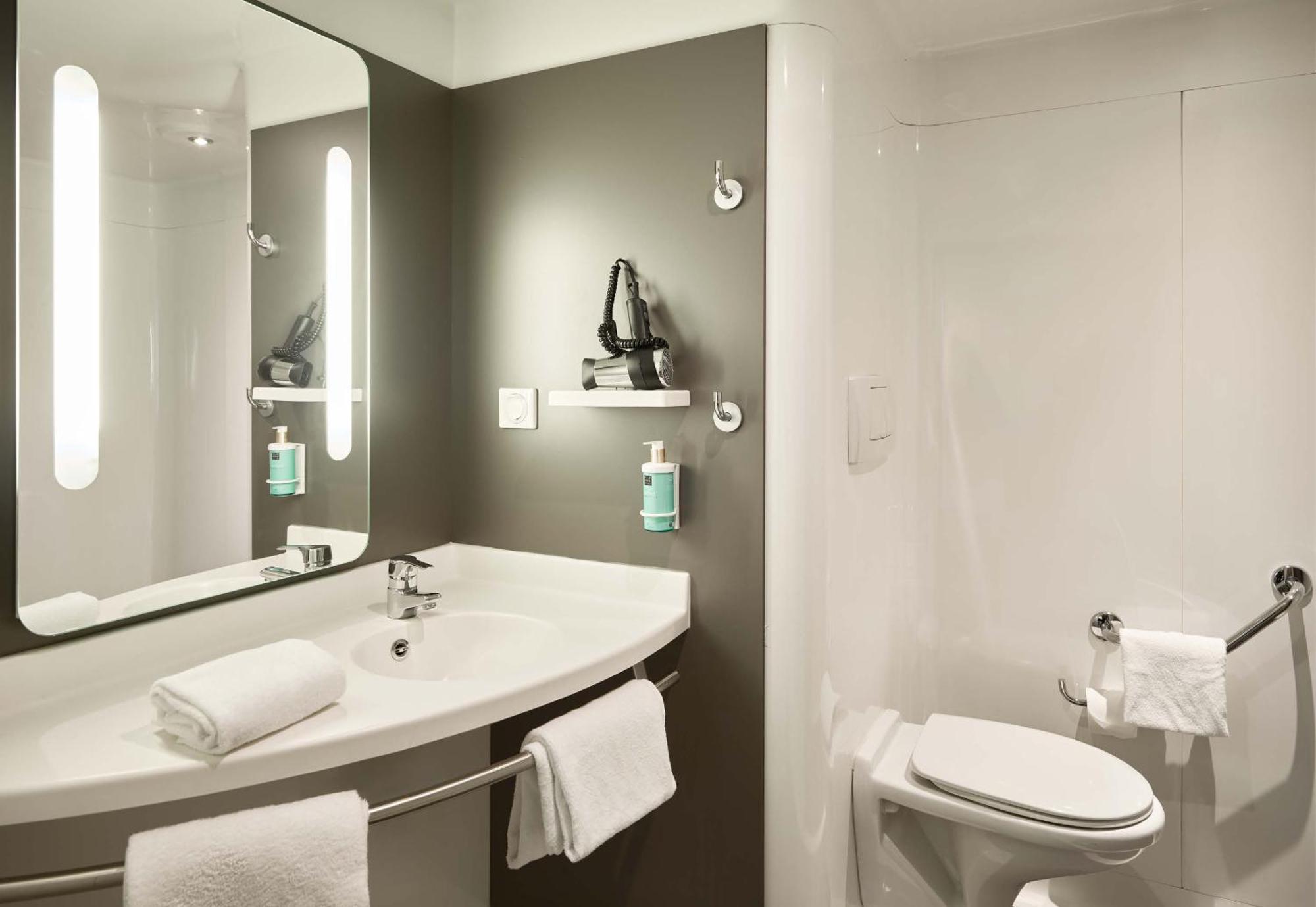 B&B Hotel Velizy Est Kültér fotó